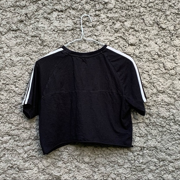 ADIDAS crop tee XS - Picture 2 of 2